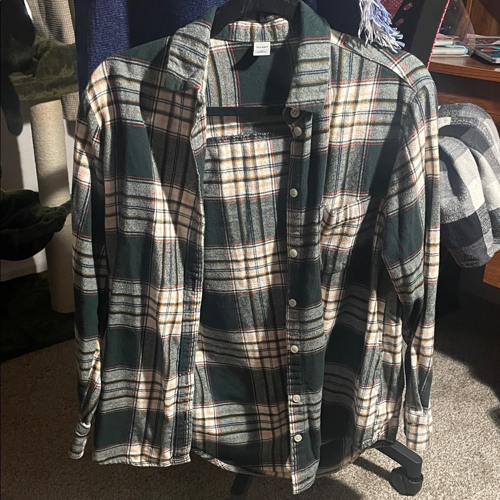 Green Plaid Flannel Shirt - Casual Button-Up